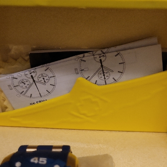 Invicta Navy and Gold Chronograph Timepiece - Picture 2 of 3